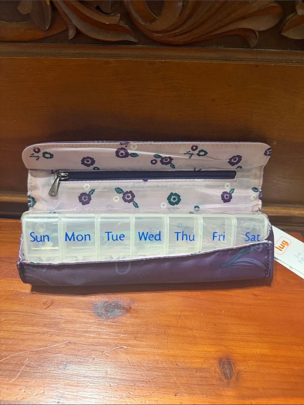 NWT Lug Choo Choo Travel Weekly Pill Organizer Purple Floral - Read Desc